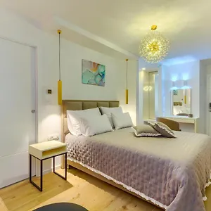 Alojamento de Acomodação e Pequeno-almoço Irini Luxury, Split