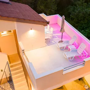  Apartment Bruno's Poolside Retreat Kroatien